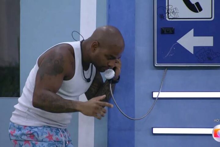 BBB23 - Cezar atende o Big Fone