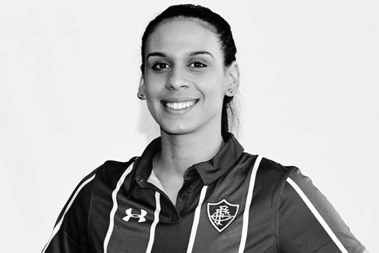 Jogadora de vôlei que morreu aos 23 anos criou perfil para ajudar time -  16/11/2021 - UOL Esporte