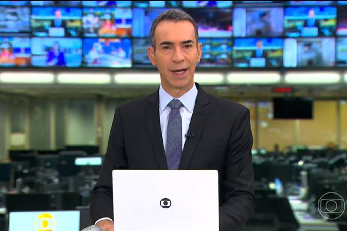 Ao vivo na GloboNews, César Tralli fica em choque ao ouvir