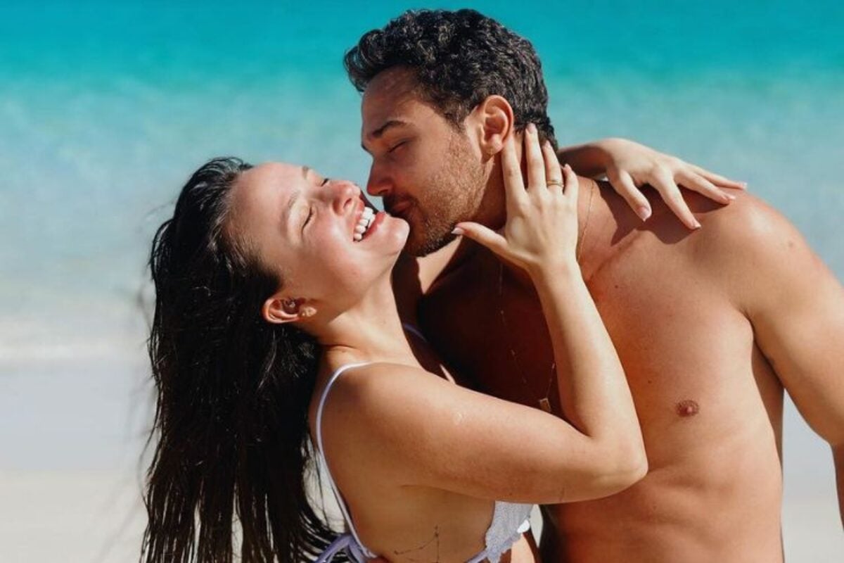 Larissa Manoela publica vídeo de momentos ao lado de André Luiz Frambach na  praia - Área VIP