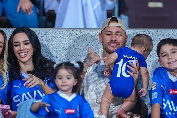 Neymar Curte Dia Das M Es Com Bruna Biancardi E Mavie E Prestigiam T Tulo Do Al Hilal Rea Vip