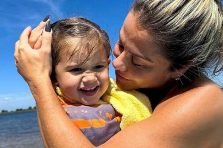 Maria Alice participa de missa e Poliana Rocha reage: ‘Ensinamento fazendo sentido’