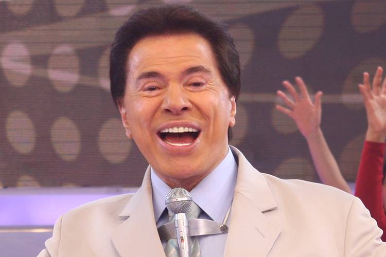 Três meses após morte, fã visita e mostra o túmulo do eterno Silvio Santos