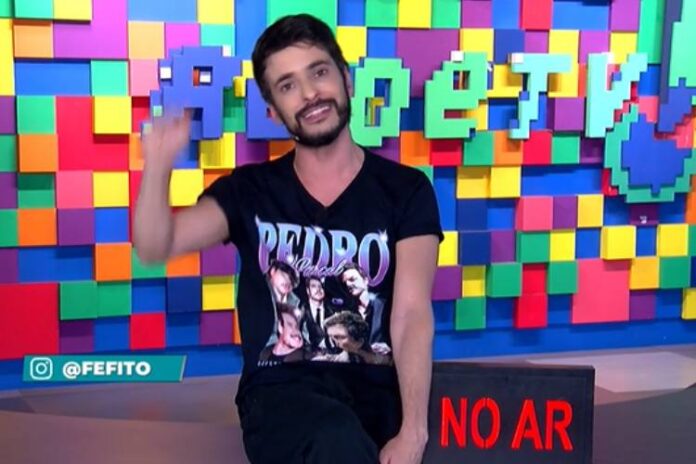 Antes, o Fefito ficava nesse cantinho da redação da RedeTV!