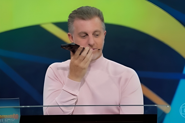 Luciano Huck é surpreendido pelo filho no Domingão e toma atitude inesperada