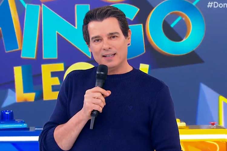 No ‘Domingo Legal’, Celso Portiolli se emociona ao falar sobre falta de Gugu Liberato na TV