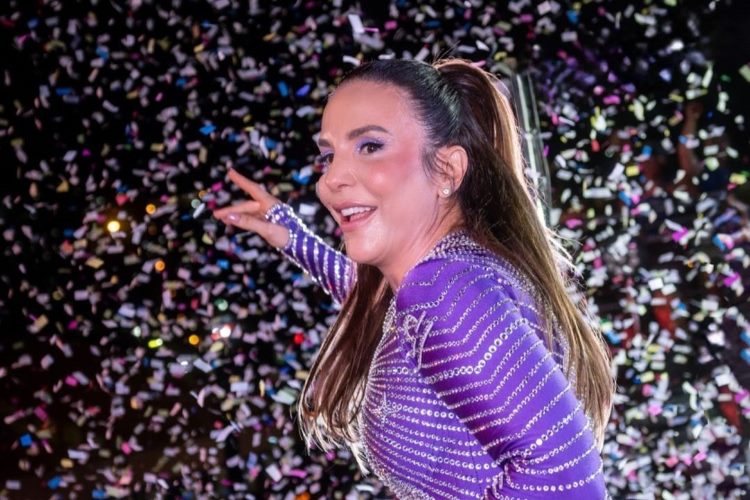 Ivete Sangalo dá bronca em folião após flagrar atitude: “Joga fora”