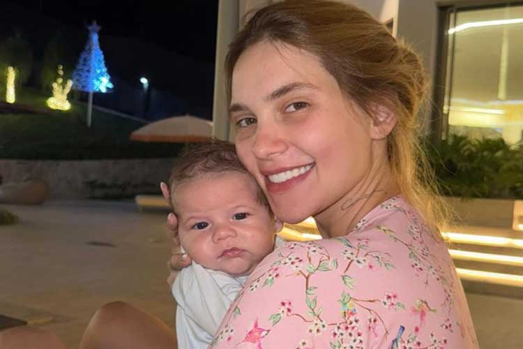 José Leonardo de Virginia Fonseca: Bebê Calmo Flagrado Sorrindo e Roubando Corações!