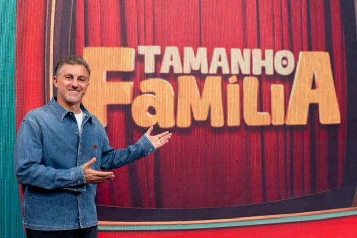 Luciano Huck comada o Tamanho Família dentro do Domingão - Foto: Globo/ Beatriz Damy