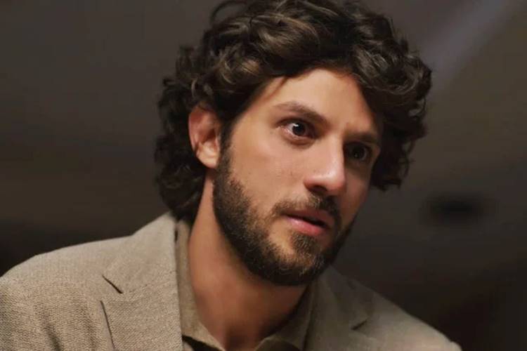 Chay Suede em Mania de Você. (Foto: reprodução/Globo)