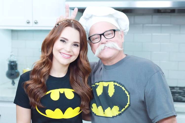 Rosanna Pansino ao lado do pai. (Foto: reprodução/Instagram)