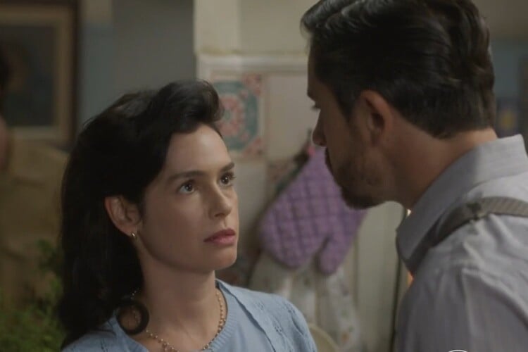 Anita (Maria Flor) e Nelson (Felipe Abib) em Garota do Momento