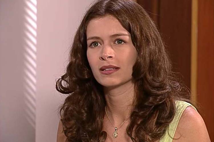 Bianca Castanho em Esmeralda. (Foto: reprodução/SBT)