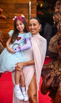 Zoe e Sabrina Sato (Imagem: Marcelo Sa Barretto/AgNews)