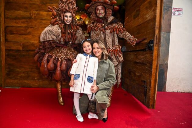 Ticiane Pinheiro e Manuella, sua filha com César Tralli (Imagem: Marcelo Sa Barretto/AgNews)