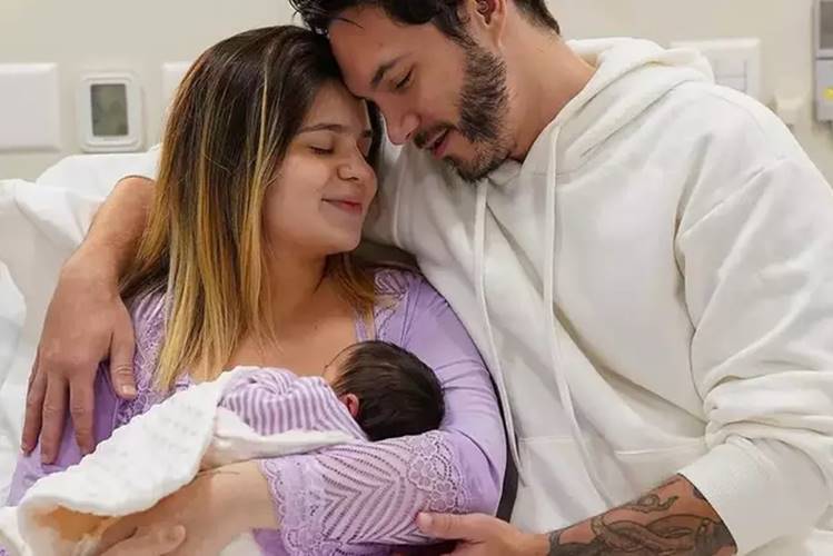 Viih Tube ao lado de Eliezer e o filho. (Foto: reprodução/Instagram)