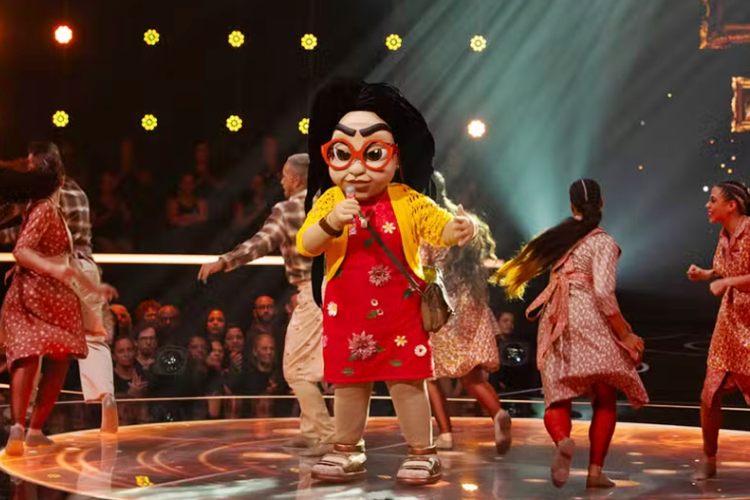 Dona Lurdes é desmascarada no The Masked Singer Brasil