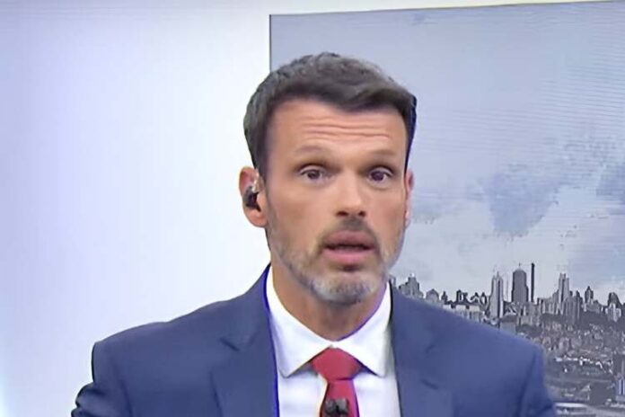 Lucas Martins, apresentador substituto de Joel Datena no Brasil Urgente (Reprodução: Band TV)