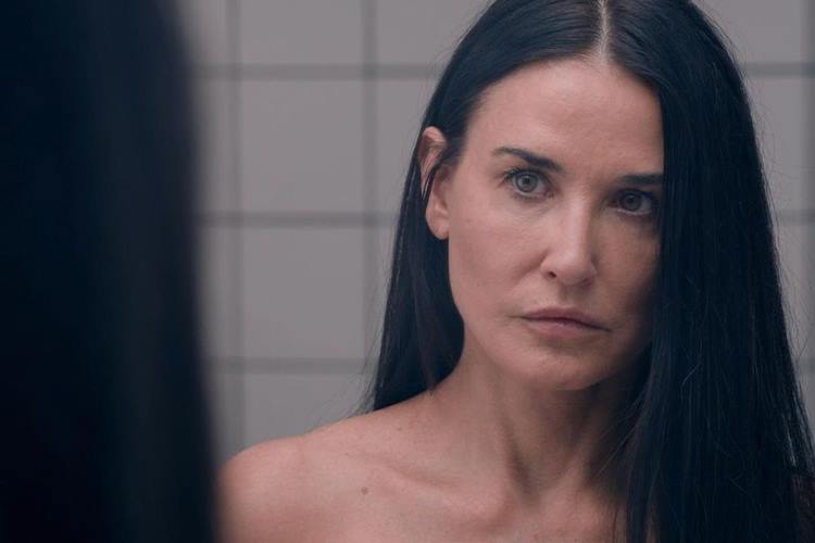 Demi Moore no filme A Substância. (Foto: reprodução/Instagram)