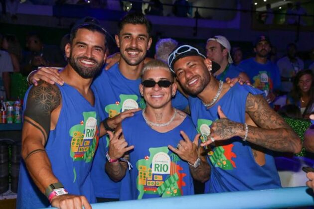 Neymar e amigos - Foto: Dilson Silva/Agnews