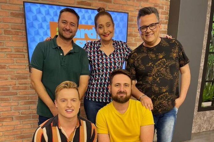 Sonia Abrão e jornalistas do A Tarde é Sua